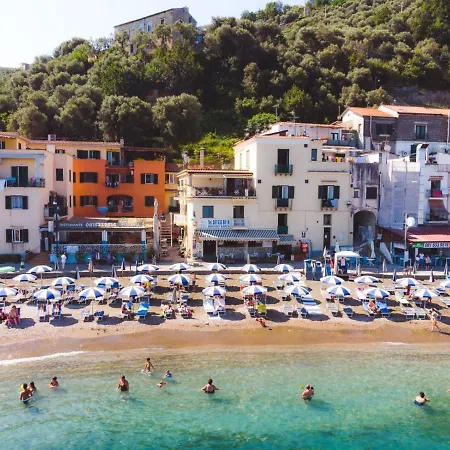 Sapphire ゲストハウス マッサ・ルブレンセ